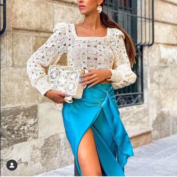 Zara satin effect skirt with knot - Picture 3 of 15